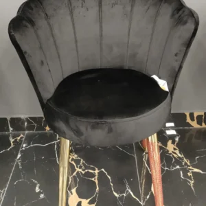 Poltroncina a forma di conchiglia