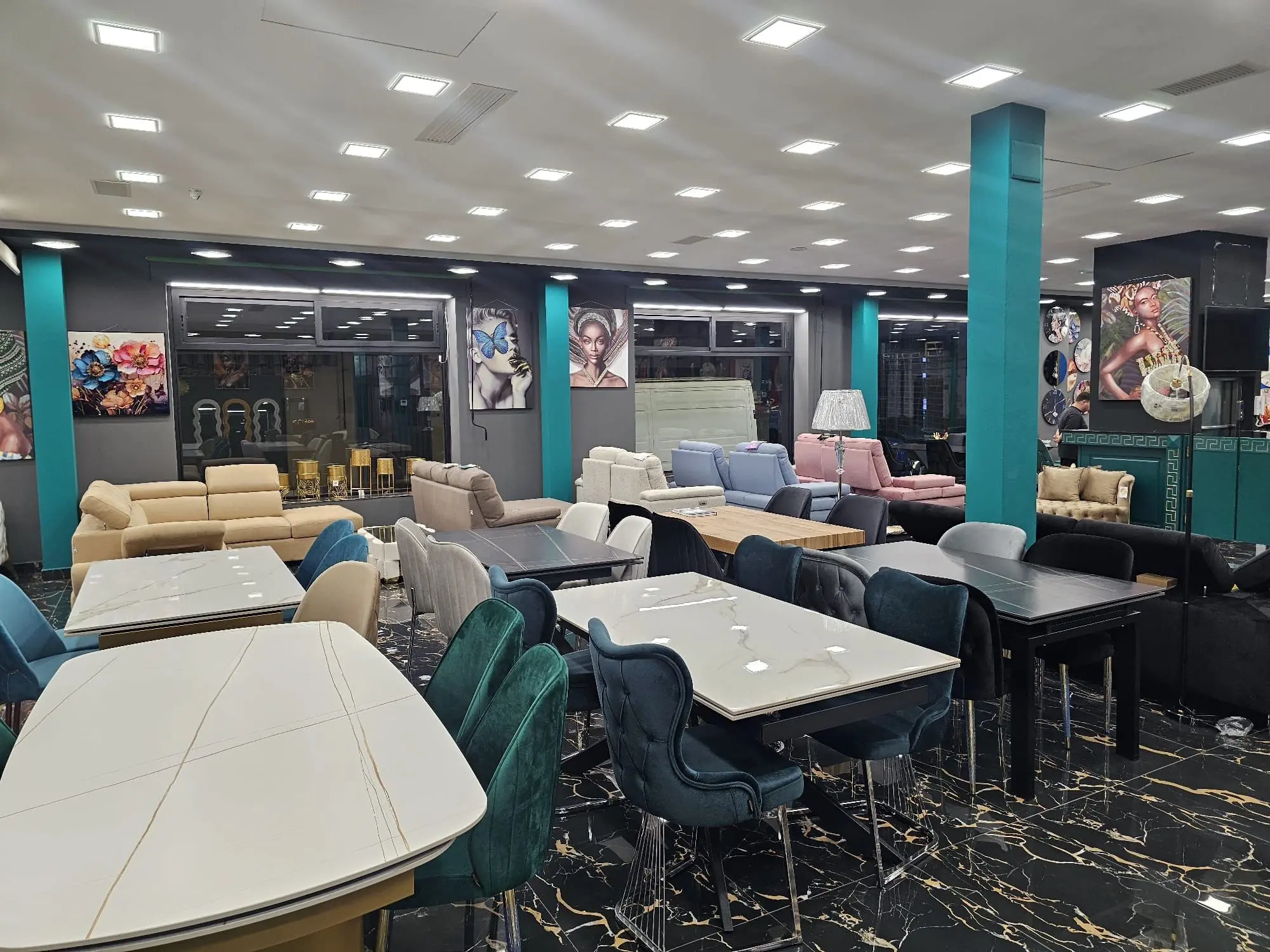 Interno del negozio 1